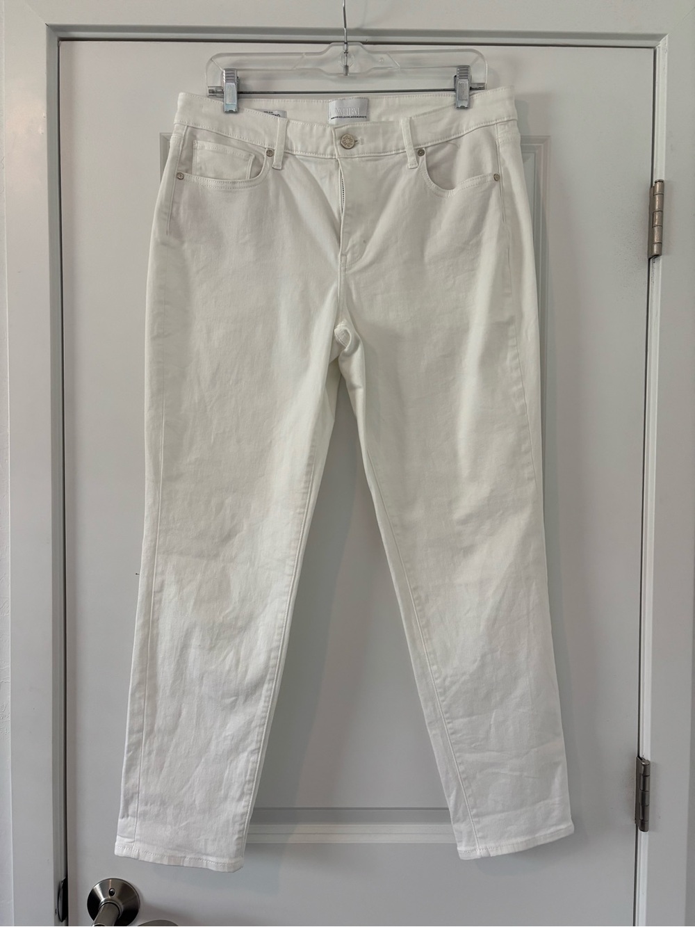 White House Black Market WHBM Mid-Rise Girlfriend White Skinny Ankle Jeans - Picture 2 of 8